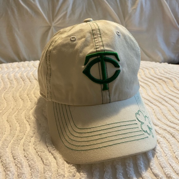 MLB Minnesota Tins White Hat w Green Logo & Stitching & Shamrock / Adjustable - Picture 3 of 14